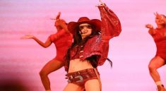 BLACKPINK Jennie at Coachella 2025: Trending with JENCHELLA Burgundy Cowgirl Costume