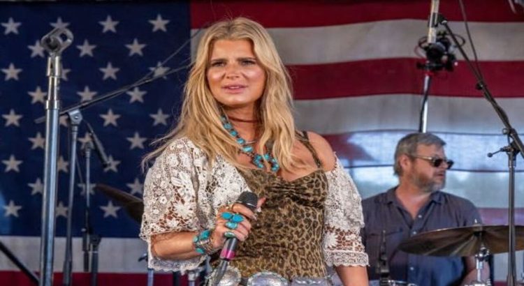 Jessica Simpson Suggests Singers Drink Snake Sperm for a Beautiful Voice