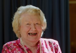 Patricia Routledge
